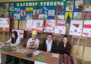 UROCZYSTY APEL Z OKAZJI ŚWIĄT MAJOWYCH