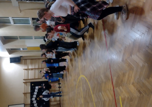 Uczniowie podczas dyskoteki andrzejkowej