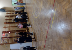 Uczniowie podczas dyskoteki andrzejkowej