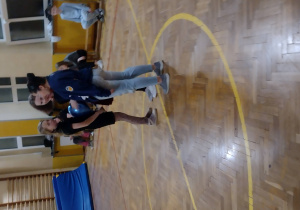 Uczniowie podczas dyskoteki andrzejkowej