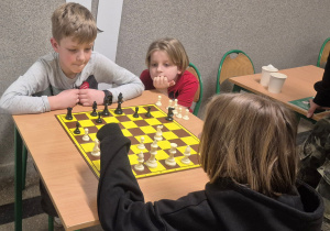 Gry i zabawy podczas szkolnego finału WOŚP.